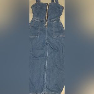 Light comfy dressy denim one piece! Size M, Zipper is off track tho (not broken)
